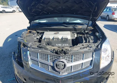 2010 Cadillac Srx Luxury Collection z USA, uszkodzony, nr VIN 3GYFNAEY5AS612716